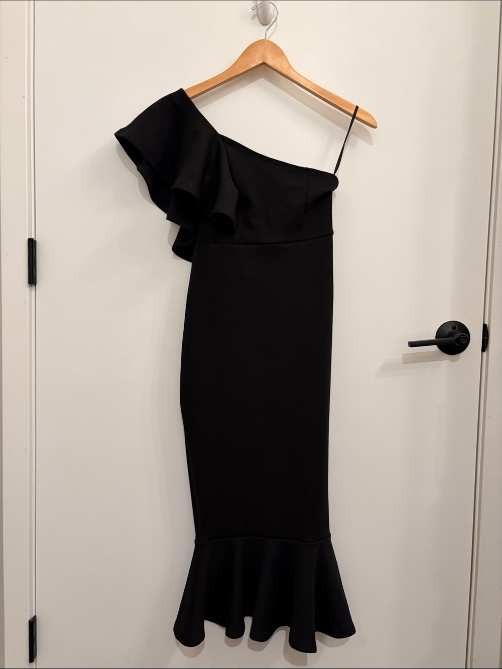 NWOT Elegant One-Shoulder Black Ruffle Midi Dress